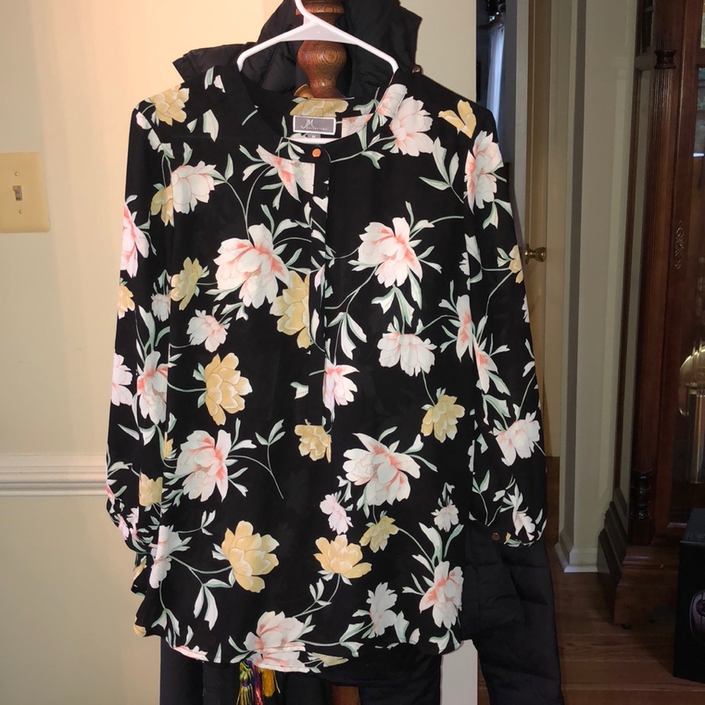 Long sleeve floral blouse